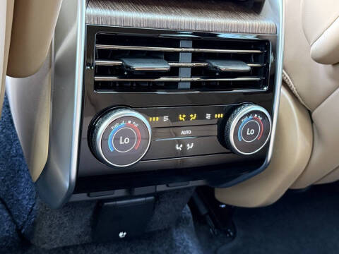 2025 Land Rover Range Rover P550e SE