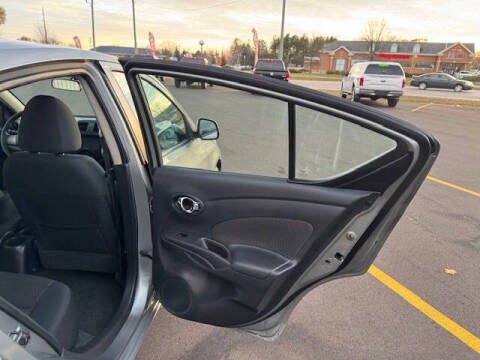 2013 Nissan Versa 1.6 SV