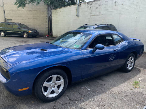 2010 Dodge Challenger for sale at UNION AUTO SALES in Vauxhall NJ