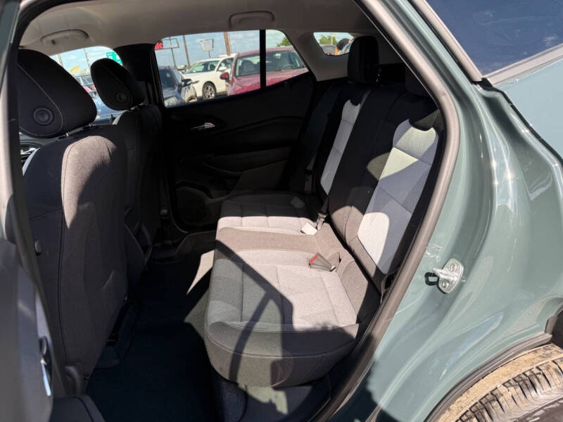 2025 Chevrolet Trax LS