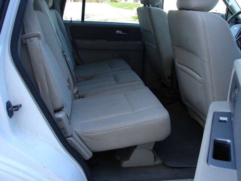 2011 Ford Expedition XLT - Photo 13