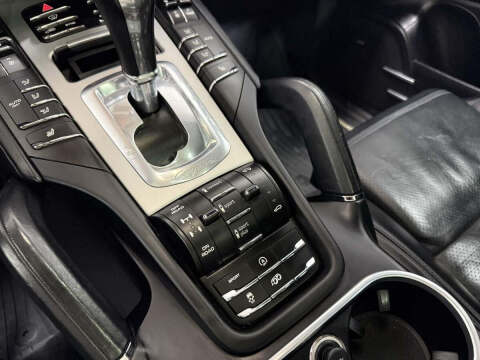 2016 Porsche Cayenne GTS