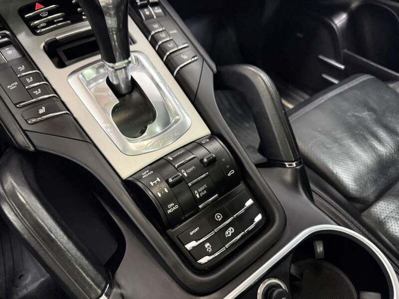 2016 Porsche Cayenne GTS