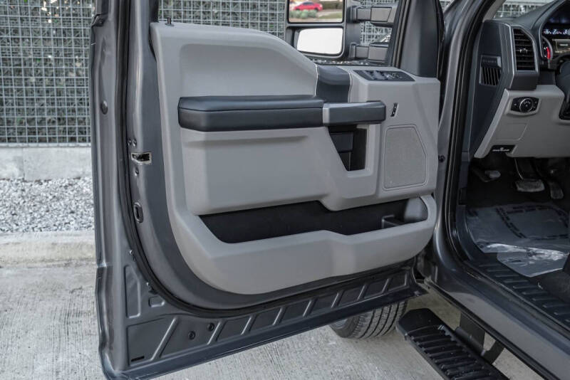 2022 Ford F-350 Super Duty XLT