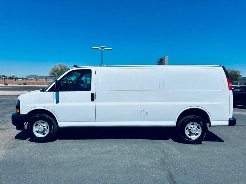 2023 Chevrolet Express 2500