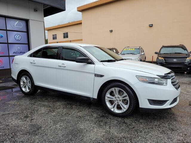2016 Ford Taurus SE