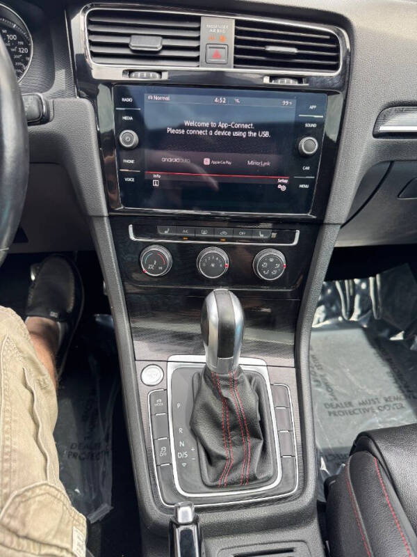 2017 Volkswagen Golf GTI SE