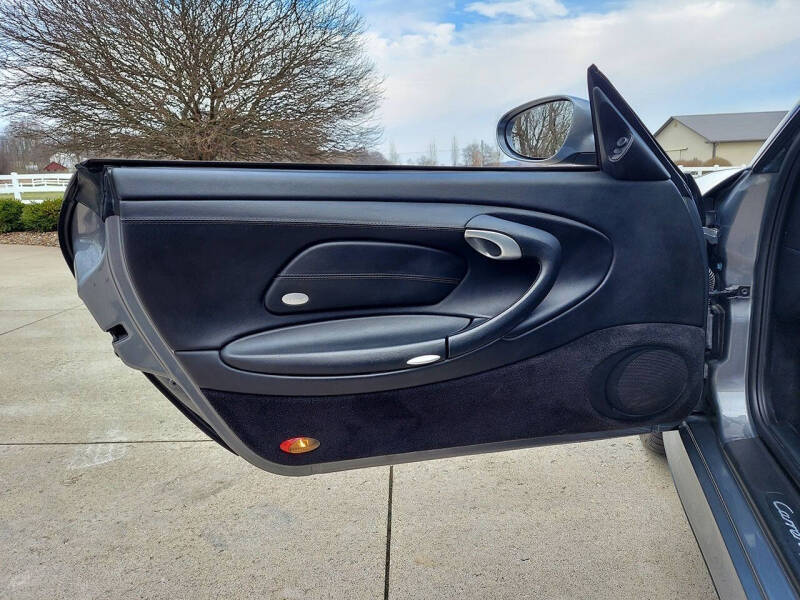 2004 Porsche 911 Carrera 4S