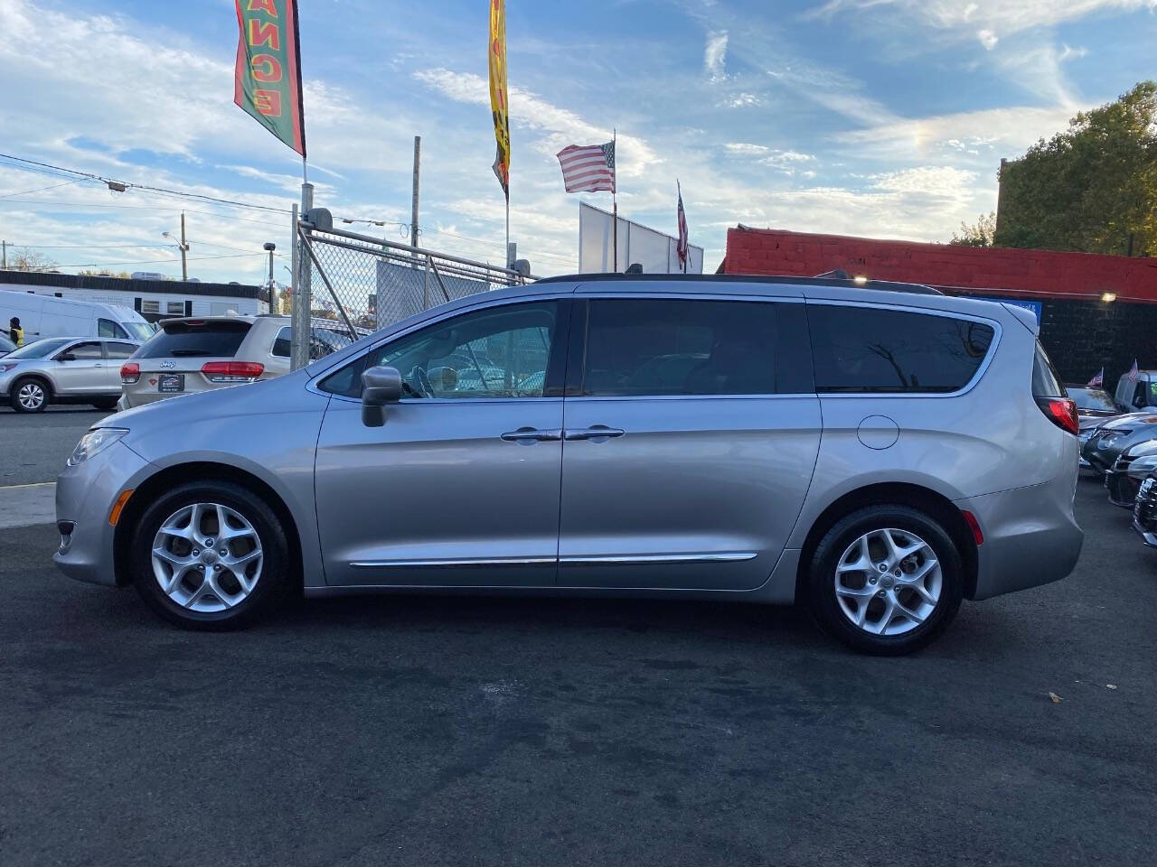 2017 Chrysler Pacifica for sale at 3B Auto Sales in Paterson, NJ