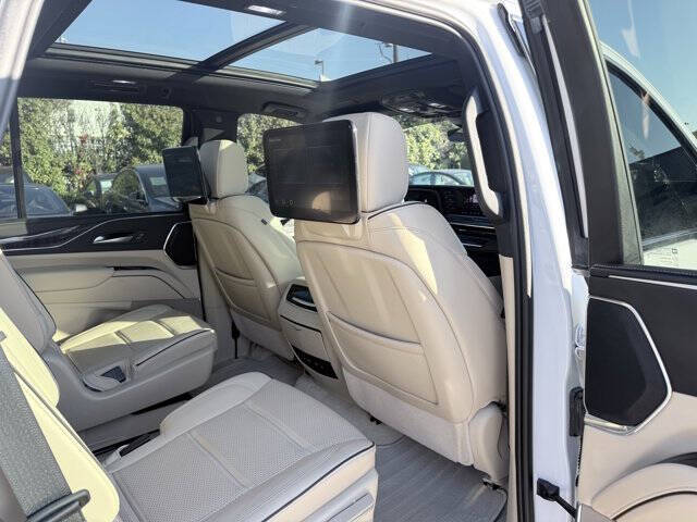 2023 Cadillac Escalade Premium Luxury