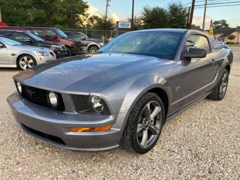 2006 Ford Mustang for sale at CROWN AUTO in Spring TX