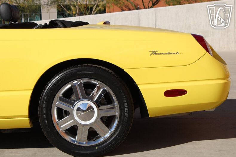 2004 Ford Thunderbird Deluxe