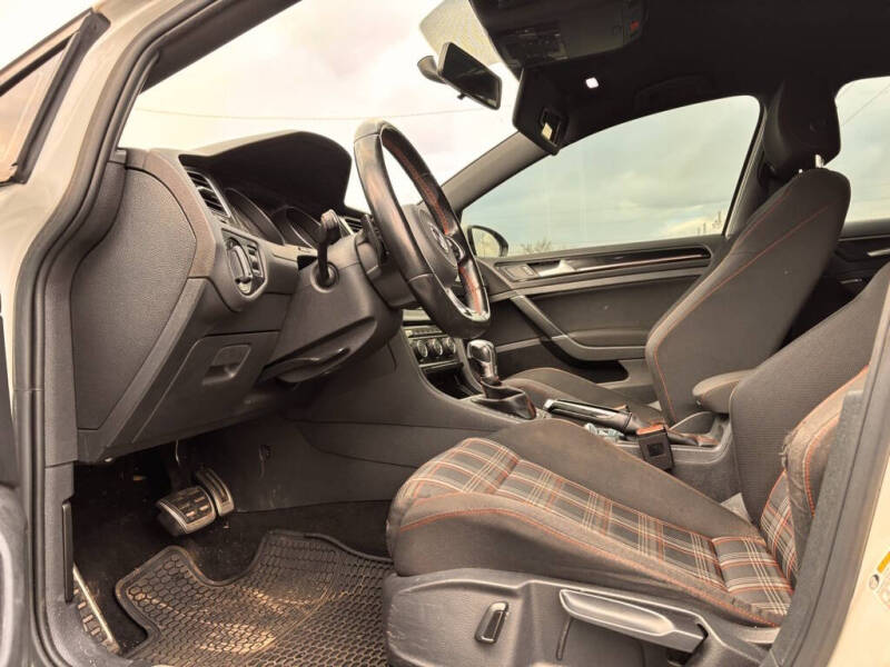 2017 Volkswagen Golf GTI S