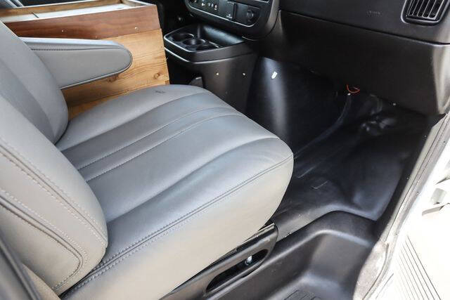 2022 GMC Savana 2500