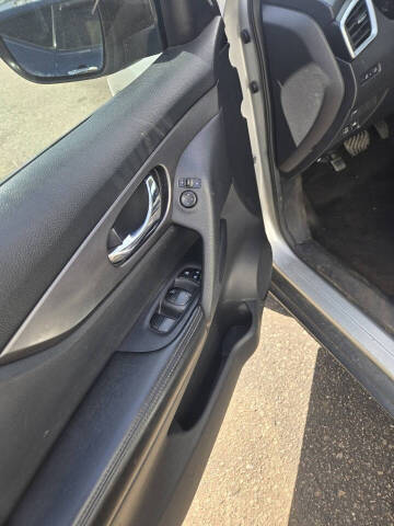 2015 Nissan Rogue SV