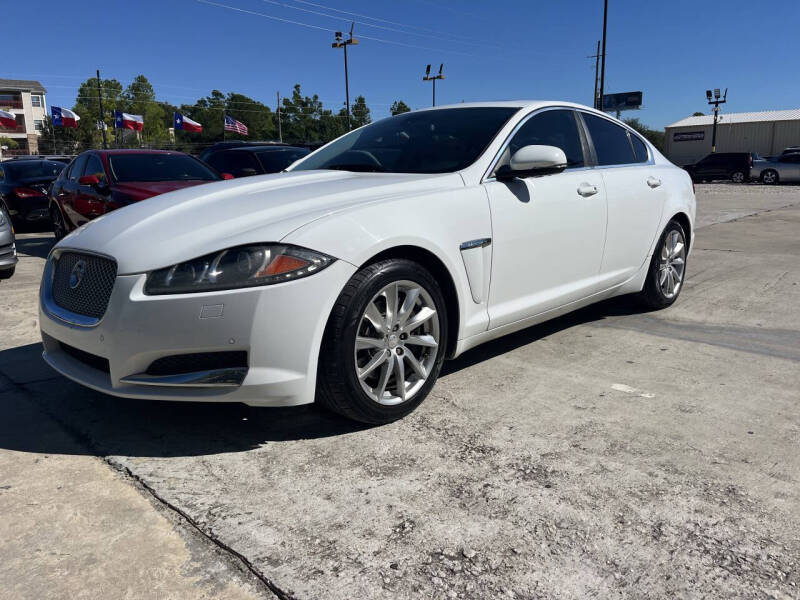2015 Jaguar XF Premium's photo