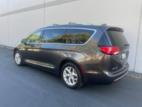 2020 Chrysler Pacifica Limited