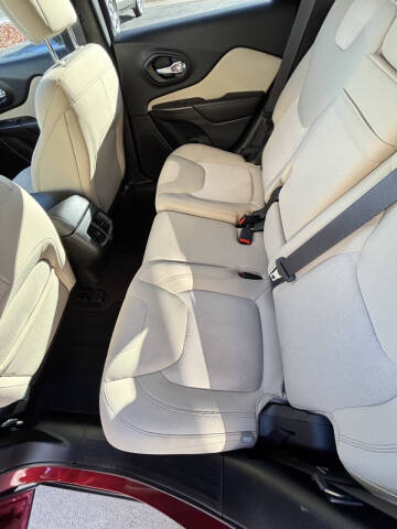 2016 Jeep Cherokee Sport