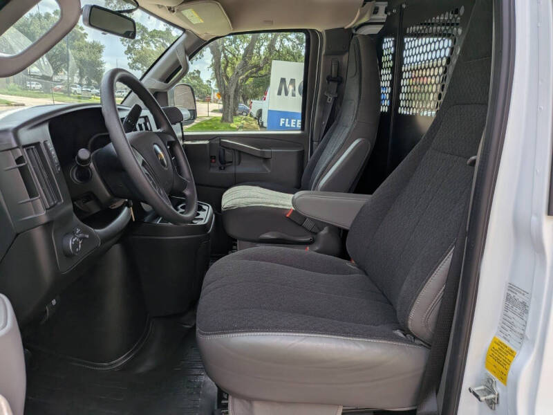 2025 Chevrolet Express 2500