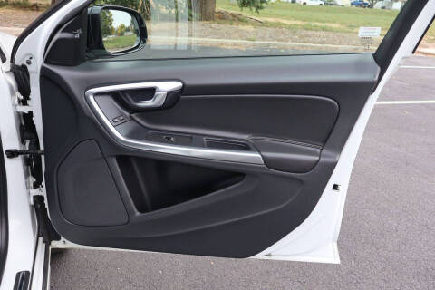 2018 Volvo V60 Cross Country T5 Premier