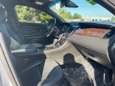 2017 Ford Taurus Limited