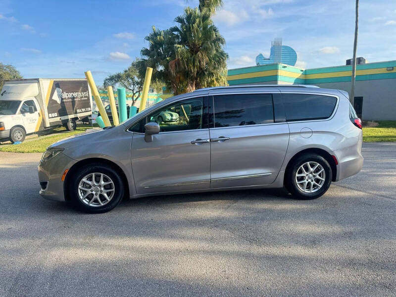 2020 Chrysler Pacifica Touring L