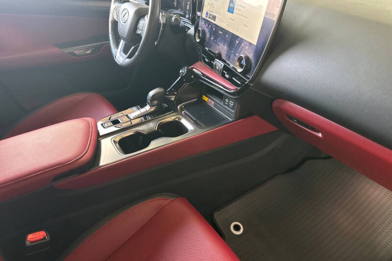 2025 Lexus NX 350h Premium