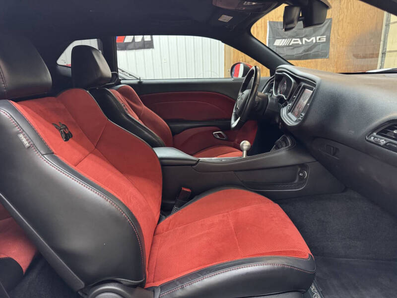 2016 Dodge Challenger 392 HEMI Scat Pack Shaker