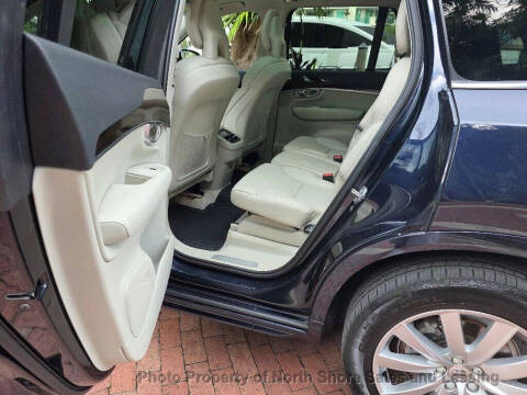 2016 Volvo XC90 T6 Momentum