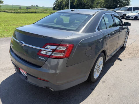 2016 Ford Taurus SEL