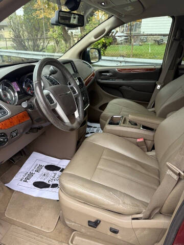 2015 Chrysler Town and Country Touring-L