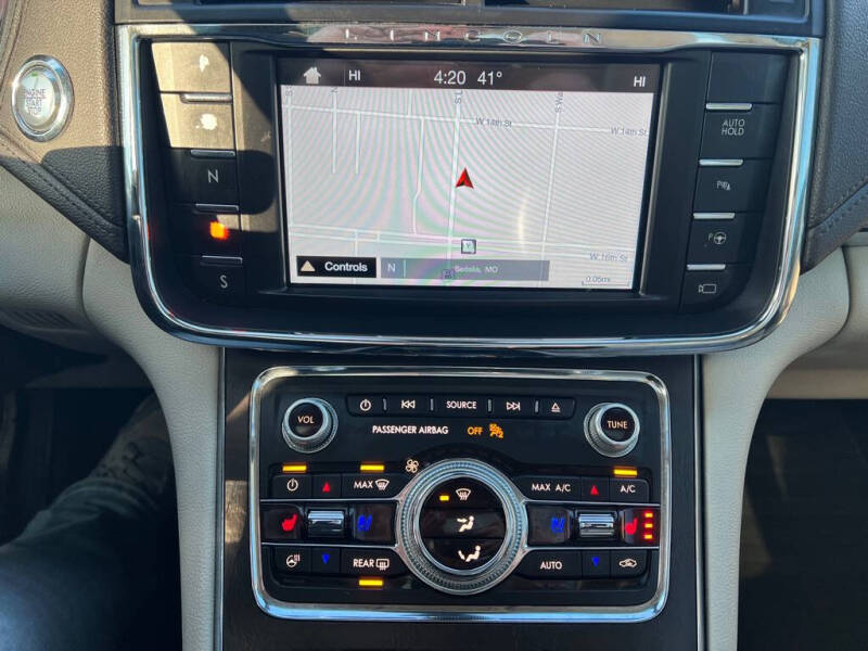 2017 Lincoln Continental Reserve