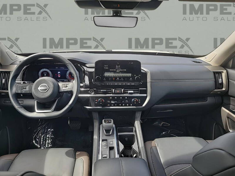 2024 Nissan Pathfinder Platinum