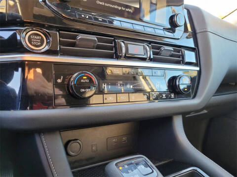 2024 Nissan Pathfinder SL