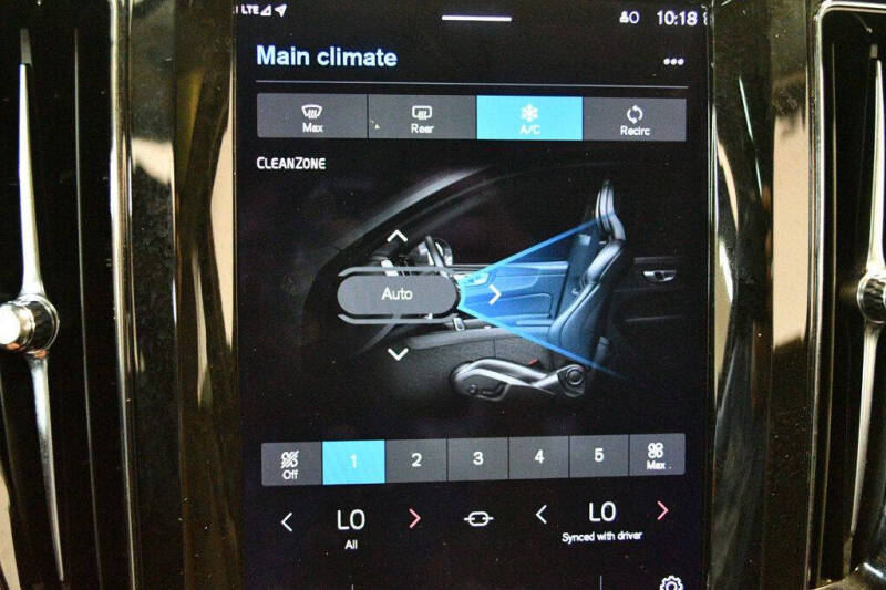 2022 Volvo XC60 B5 Momentum