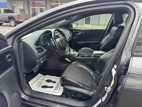 2016 Chrysler 200 S