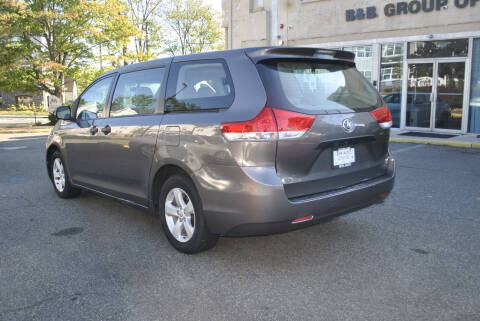 2011 Toyota Sienna Base 7-Passenger