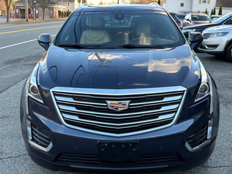 2018 Cadillac XT5 Luxury photo 2