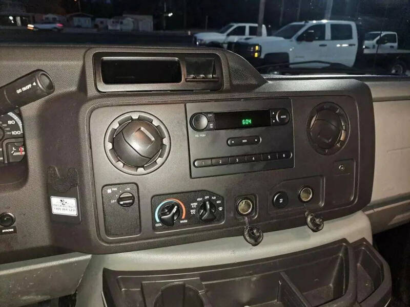 2014 Ford E-Series E-350 SD