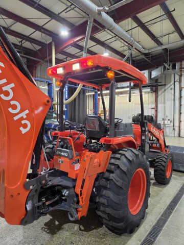2021 Kubota M62  Tractor  Loader  Backhoe