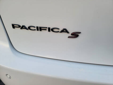 2020 Chrysler Pacifica Limited Red S