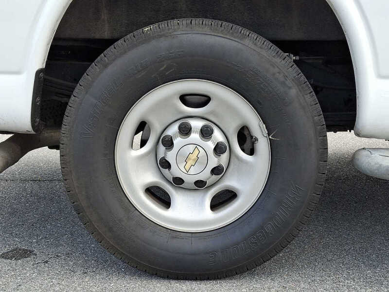 2024 Chevrolet Express 2500