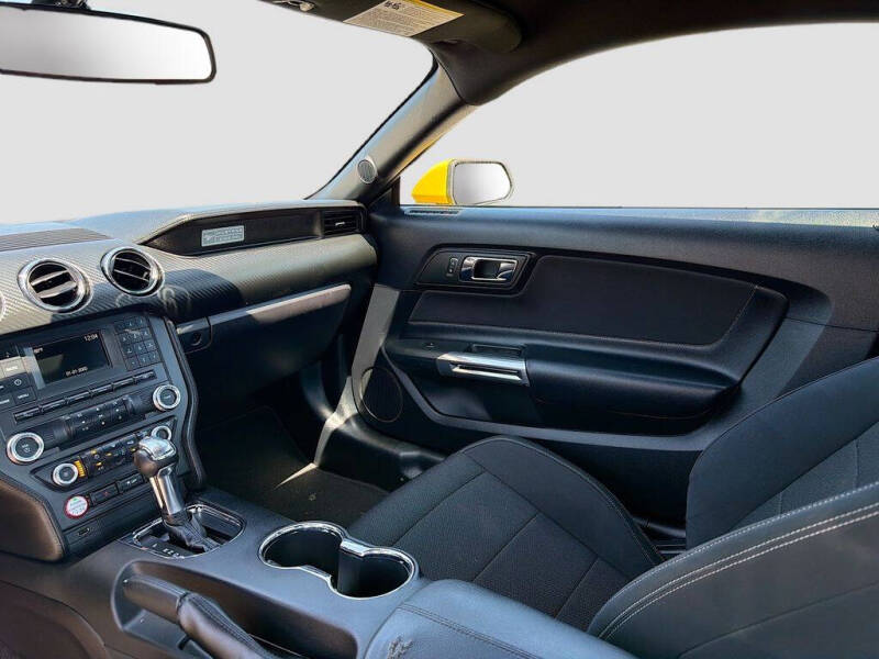 2016 Ford Mustang V6