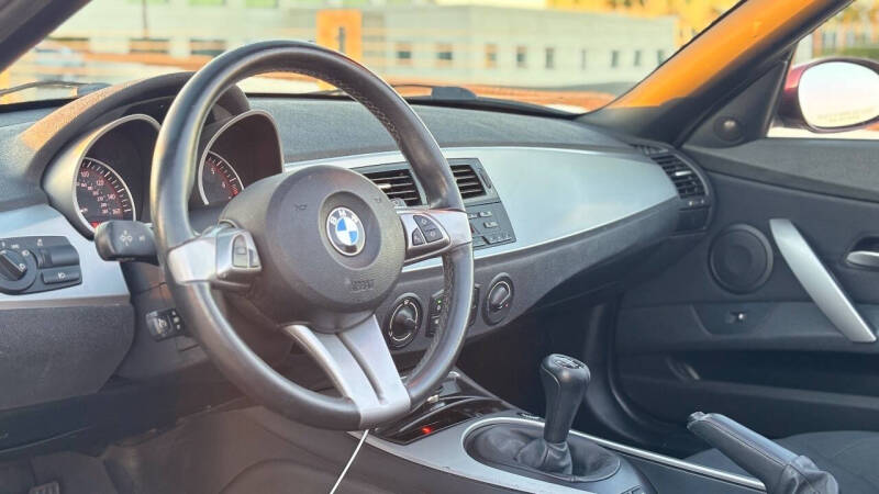 2005 BMW Z4 2.5i