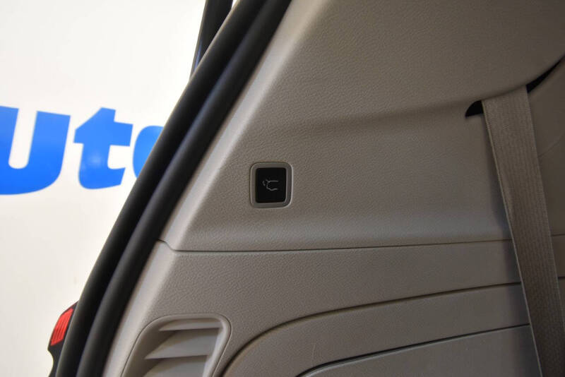 2024 Chrysler Pacifica Plug-In Hybrid Select