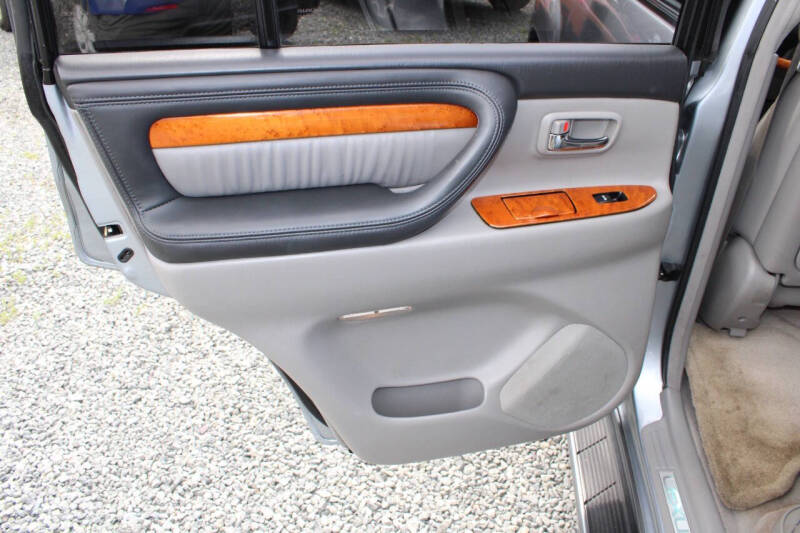 2005 Lexus LX 470