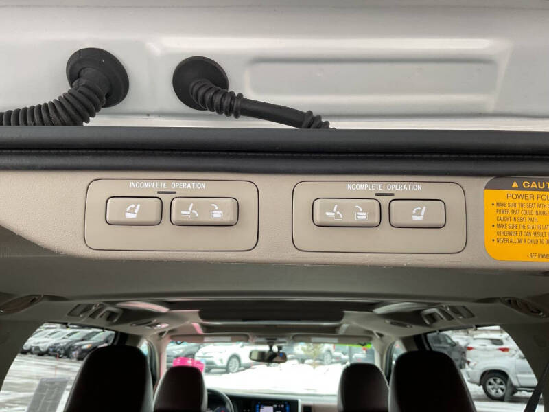 2017 Toyota Sienna Limited Premium 7-Passenger