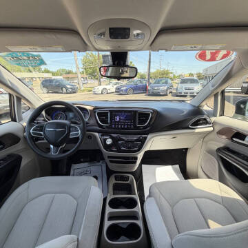 2017 Chrysler Pacifica Touring