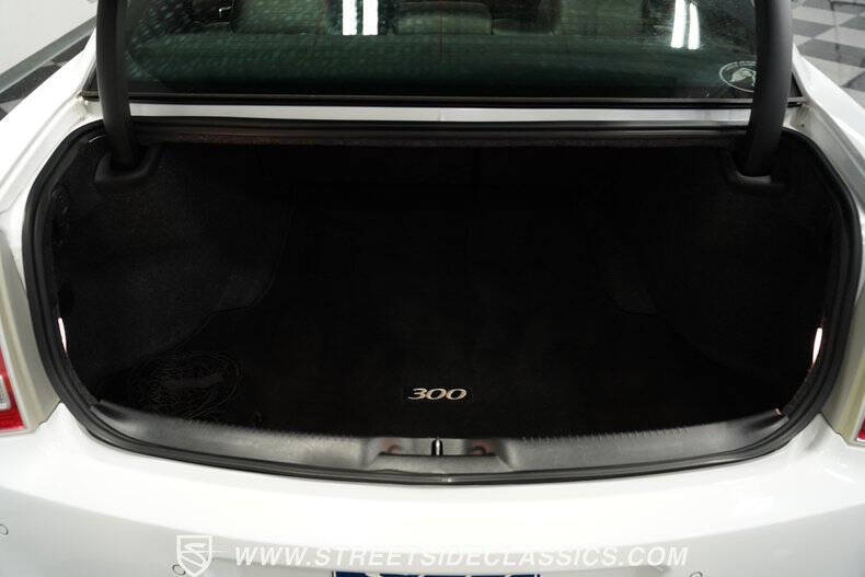 2012 Chrysler 300 SRT8