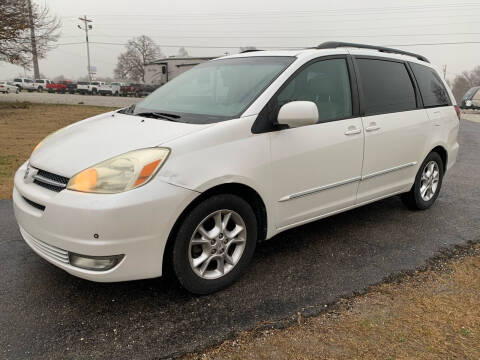 2005 Toyota Sienna for sale at Champion Motorcars in Springdale AR